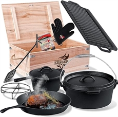 KESSER® Dutch Oven -sarja kattilalla, grillilevyllä ja lisävarusteilla puulaatikossa.